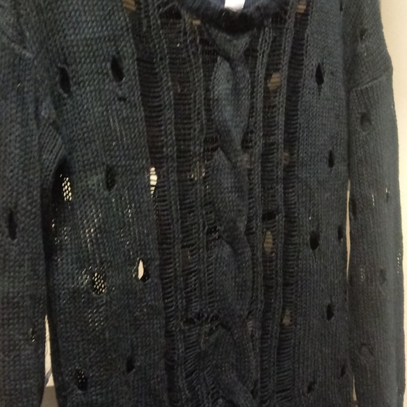 Sweater - Picture 4 of 4